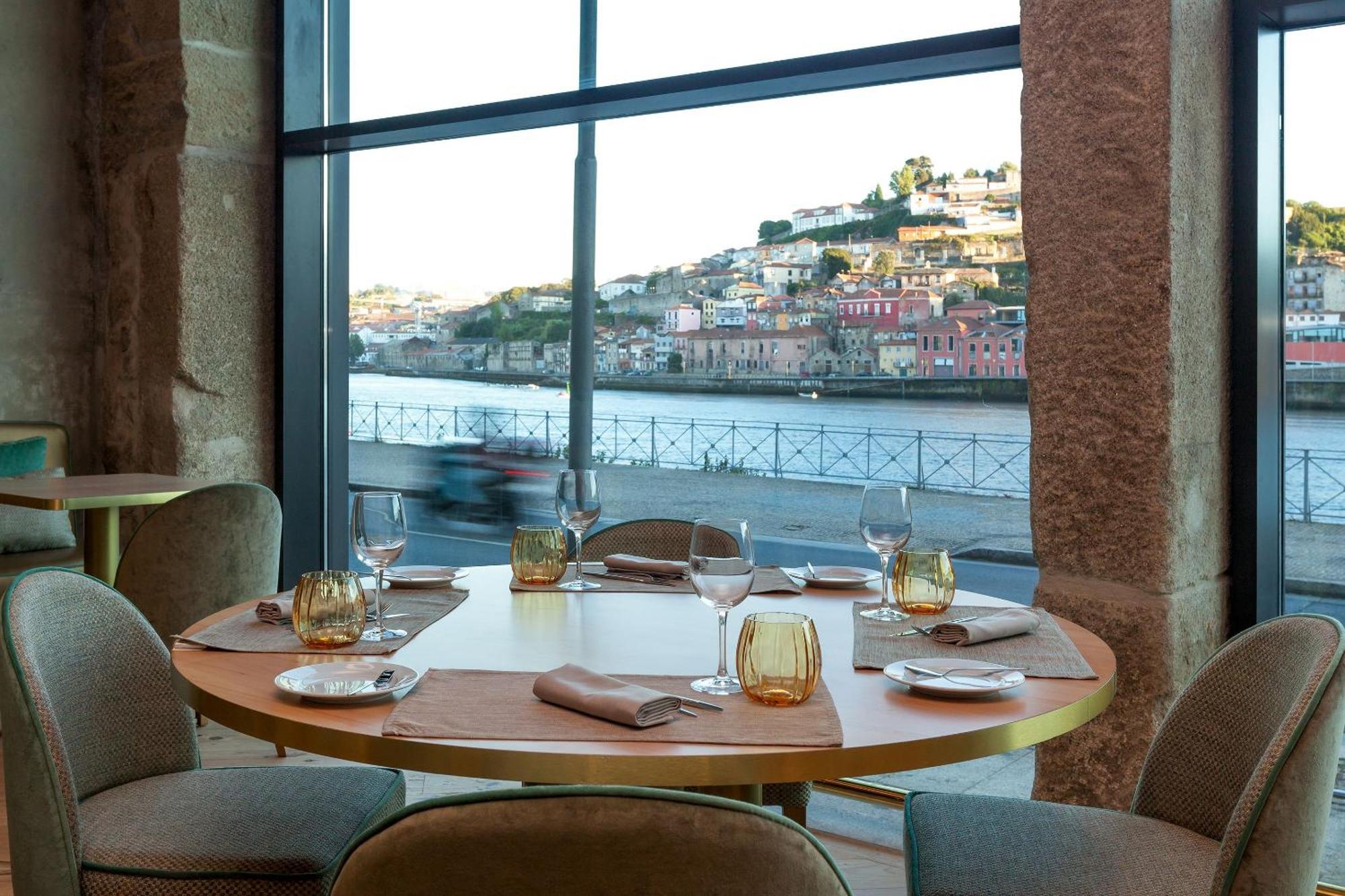 Neya Porto